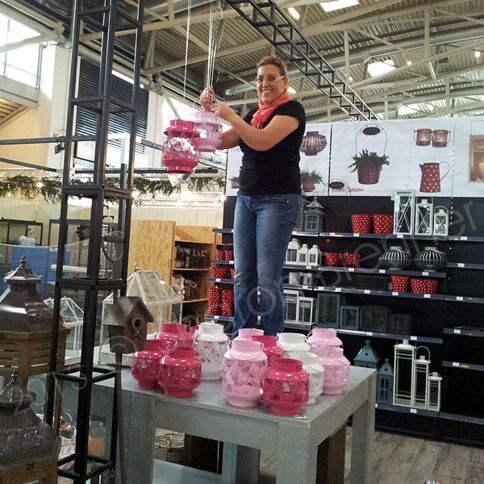 Unterstützung beim Warenaufbau auf Messen und Showrooms